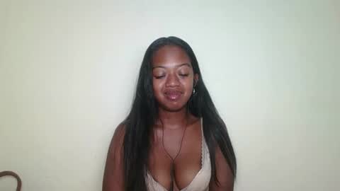 Snapshot of rochellinah chatting on May 2026 06:13:02 PM rochellinah online show from May 2026 06:13:02 PM
