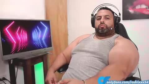 rodrixxx54 online show from January 2025 01:10:01 AM