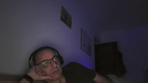 rogerrabbit2023 online show from September 2025 08:22:01 PM