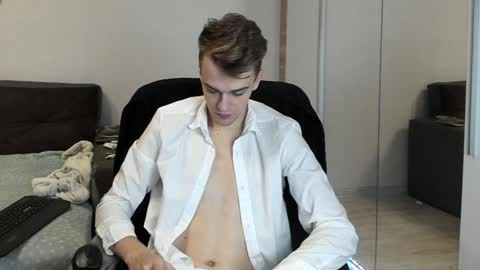 taylor fox online show from January 2025 06:42:02 AM