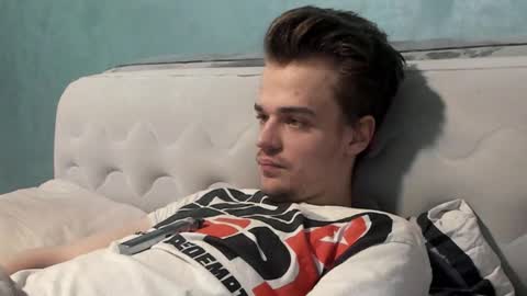 taylor fox online show from January 2026 07:08:01 PM