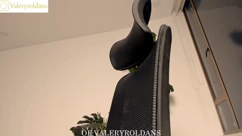 Snapshot of roldansvalery chatting on December 2024 02:22:02 AM Valery Roldans online show from December 2024 02:22:02 AM