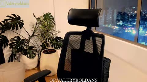 Snapshot of roldansvalery chatting on February 2025 01:36:02 AM Valery Roldans online show from February 2025 01:36:02 AM