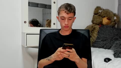 Snapshot of rolito18_ chatting on December 2024 04:08:02 PM twink juli online show from December 2024 04:08:02 PM