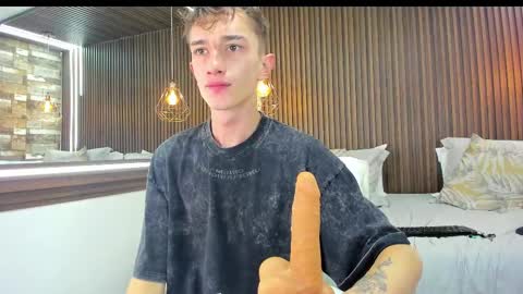 Snapshot of rolito18_ chatting on March 2025 05:05:01 PM twink juli online show from March 2025 05:05:01 PM