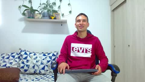 rolos_hot32 online show from December 2025 02:34:01 PM