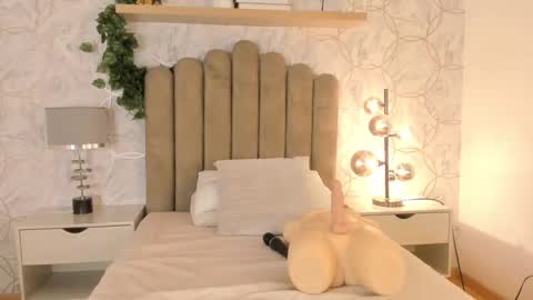   online show from February 2025 02:59:02 PM