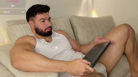 Roman Lux online show from October 2025 04:24:01 AM