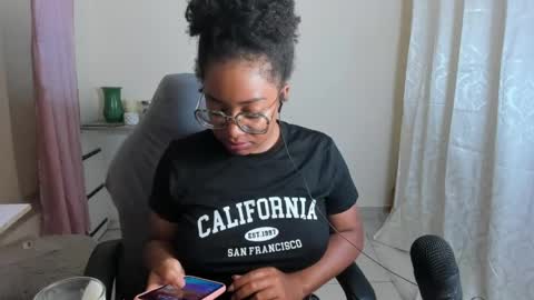 Snapshot of romantic_stargirl chatting on May 2026 04:29:02 AM Is A Belle online show from May 2026 04:29:02 AM