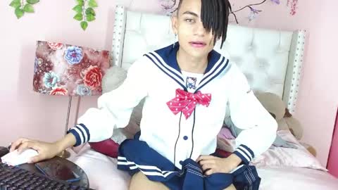 Snapshot of romeo_laurient chatting on April 2026 11:43:02 PM ROMEO online show from April 2026 11:43:02 PM