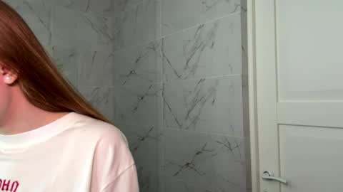 Ketlyn  is here now  help me get 50 thumbs up pls  online show from April 2026 10:22:02 AM