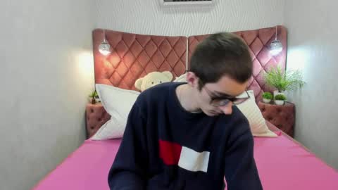 Snapshot of ronbevs chatting on April 2026 07:19:01 PM ronbevs online show from April 2026 07:19:01 PM