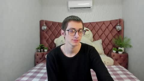 Snapshot of ronbevs chatting on April 2026 07:48:01 PM ronbevs online show from April 2026 07:48:01 PM