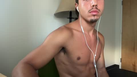 Snapshot of ronneyx998014 chatting on August 2026 12:36:01 AM Ronney online show from August 2026 12:36:01 AM