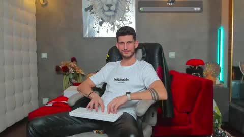 onlyfans-   online show from February 2025 10:25:01 PM