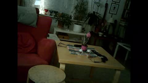 Snapshot of rosa_teevee chatting on December 2024 04:19:02 PM Tina online show from December 2024 04:19:02 PM