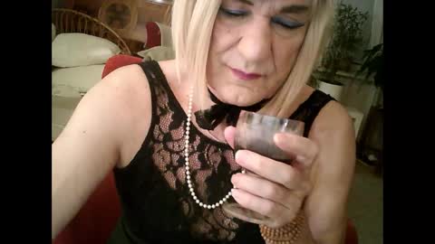 Snapshot of rosa_teevee chatting on March 2025 07:11:02 PM Tina online show from March 2025 07:11:02 PM