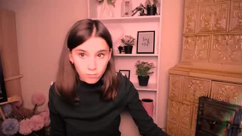 Snapshot of rosalais_ chatting on June 2026 06:11:01 AM Rose online show from June 2026 06:11:01 AM
