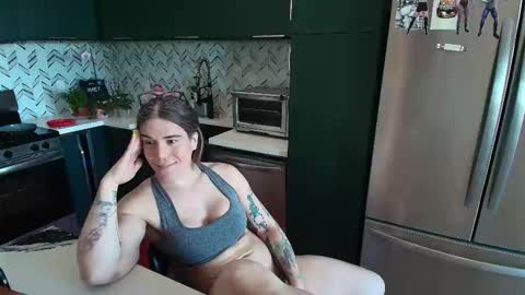 Snapshot of rosaliecaine chatting on March 2026 04:33:02 PM Rosalie Caine online show from March 2026 04:33:02 PM