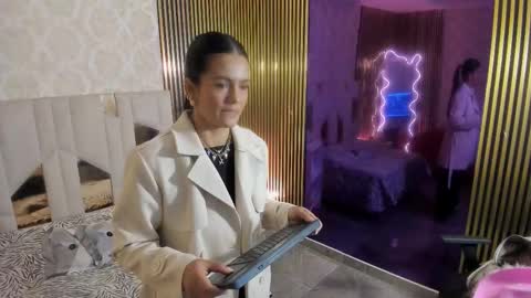 Snapshot of rosalind_tay chatting on September 2025 11:32:02 AM ROSALIN online show from September 2025 11:32:02 AM