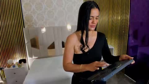 Snapshot of rosalind_tay chatting on September 2025 10:20:01 AM ROSALIN online show from September 2025 10:20:01 AM