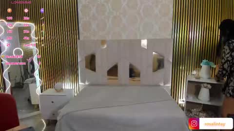 Snapshot of rosalind_tay chatting on October 2025 11:52:02 AM ROSALIN online show from October 2025 11:52:02 AM