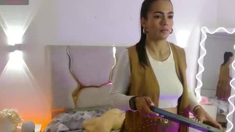 Snapshot of rosalind_tay chatting on October 2025 10:38:02 AM ROSALIN online show from October 2025 10:38:02 AM