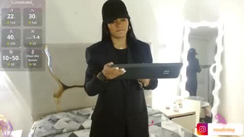 Snapshot of rosalind_tay chatting on October 2025 11:00:01 AM ROSALIN online show from October 2025 11:00:01 AM