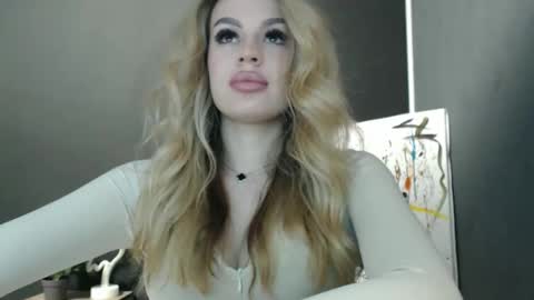 Snapshot of rosaline_ly chatting on February 2026 01:14:01 PM Rosalina online show from February 2026 01:14:01 PM