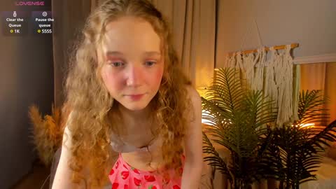 Snapshot of rose_charming_ chatting on January 2025 09:26:02 PM Rose online show from January 2025 09:26:02 PM