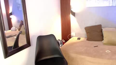 rose_crimson online show from October 2025 11:25:02 PM