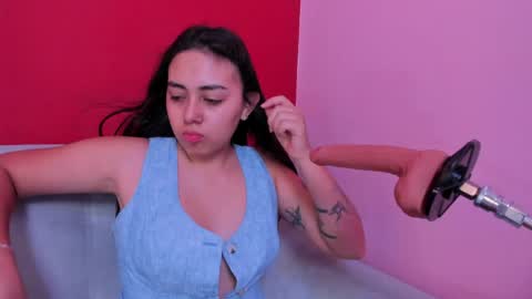 Snapshot of rose_smitth chatting on April 2026 06:57:01 PM rose_smitth online show from April 2026 06:57:01 PM