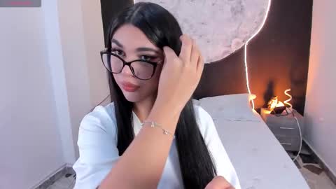 Rose online show from December 2025 01:37:02 PM