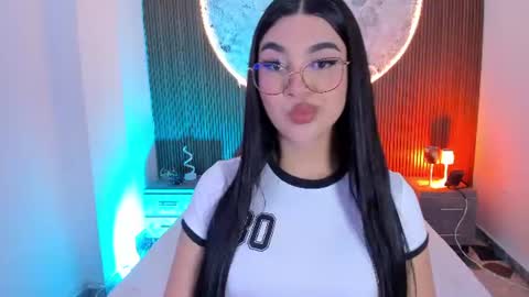 Snapshot of rosecassie chatting on June 2026 01:56:01 PM Rose online show from June 2026 01:56:01 PM