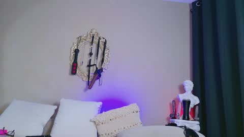 rosedelic online show from October 2025 03:48:01 AM