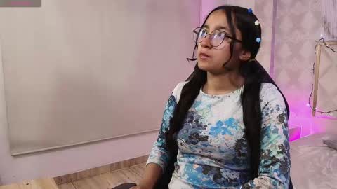 rosee_tay1 online show from December 2025 11:50:01 AM