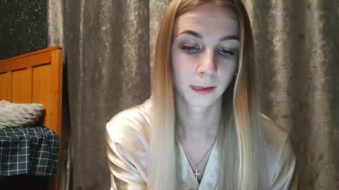 Helena online show from October 2025 10:41:02 PM