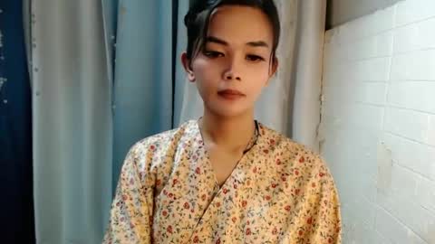 Snapshot of rosella_xx chatting on January 2025 07:28:02 PM TONETH online show from January 2025 07:28:02 PM