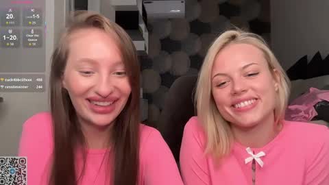 Sophie and Sarah online show from April 2026 07:58:01 PM