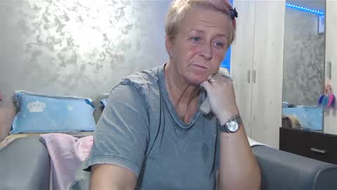 Lovepinklilly online show from January 2025 07:34:01 PM