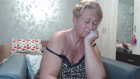 Lovepinklilly online show from January 2025 06:54:01 PM