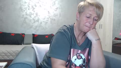 Lovepinklilly online show from March 2025 05:43:02 PM