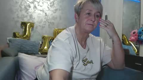 Lovepinklilly online show from January 2026 06:11:01 PM