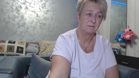 Lovepinklilly online show from February 2026 05:39:02 PM