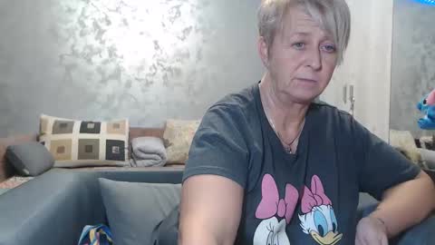 Lovepinklilly online show from February 2026 06:25:02 PM