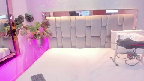 Rose online show from November 2025 04:33:01 AM