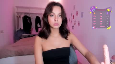 Roshelle online show from September 2025 03:17:02 AM