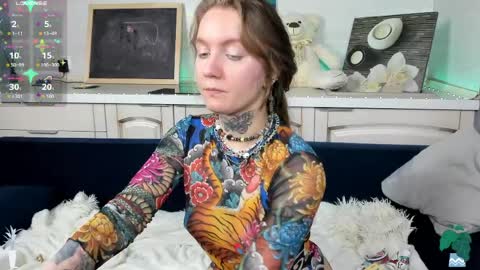 Snapshot of rosie_roberts chatting on April 2026 09:18:01 AM Rose online show from April 2026 09:18:01 AM