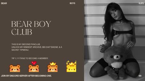Snapshot of rosiebones chatting on May 2026 10:28:02 PM Rosie Bones online show from May 2026 10:28:02 PM