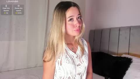Snapshot of rossedaw_ chatting on May 2026 05:19:02 PM Rosse Daw Independent model online show from May 2026 05:19:02 PM